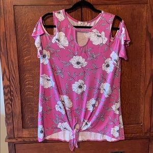 Cold shoulder boutique top Size Large